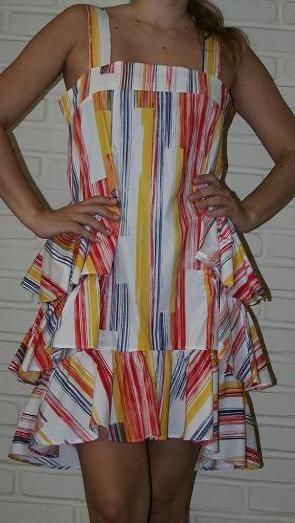 Vestido listrado babados vermelho